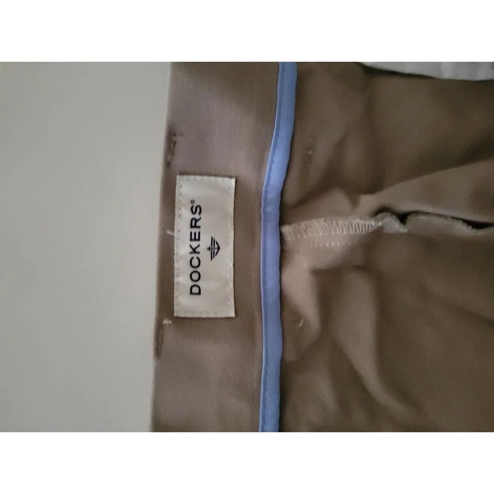 Dockers Signature Khaki Cotton Stretch Classic Fit Pleated Pants Sz: 48 X 34 NWT